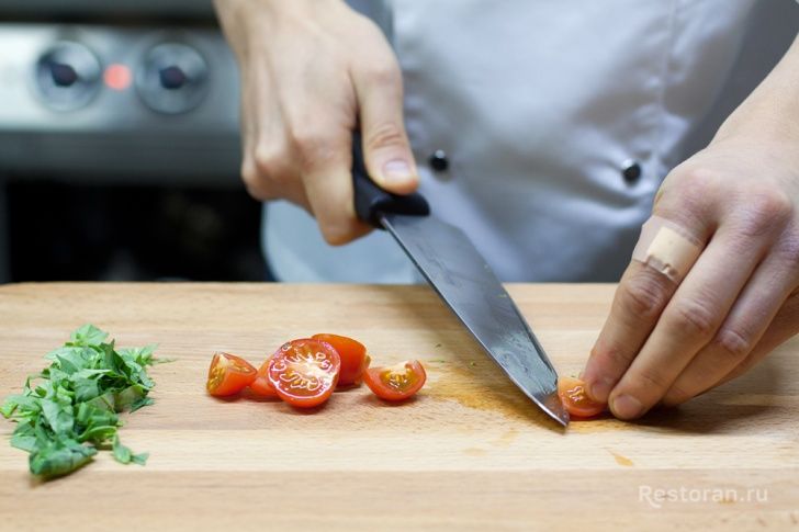 Феттучини-шпинат с креветками и пармской ветчиной из ресторана Osteria Numero Uno - фотография № 4