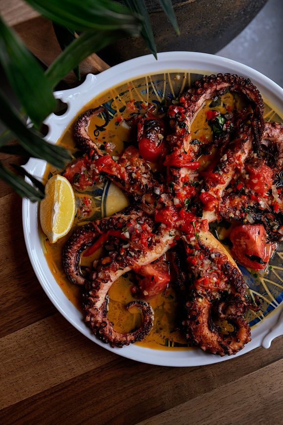 ресторан греческой кухни The Greeks блюда греческой кухни в ресторане Греки новые блюда в меню