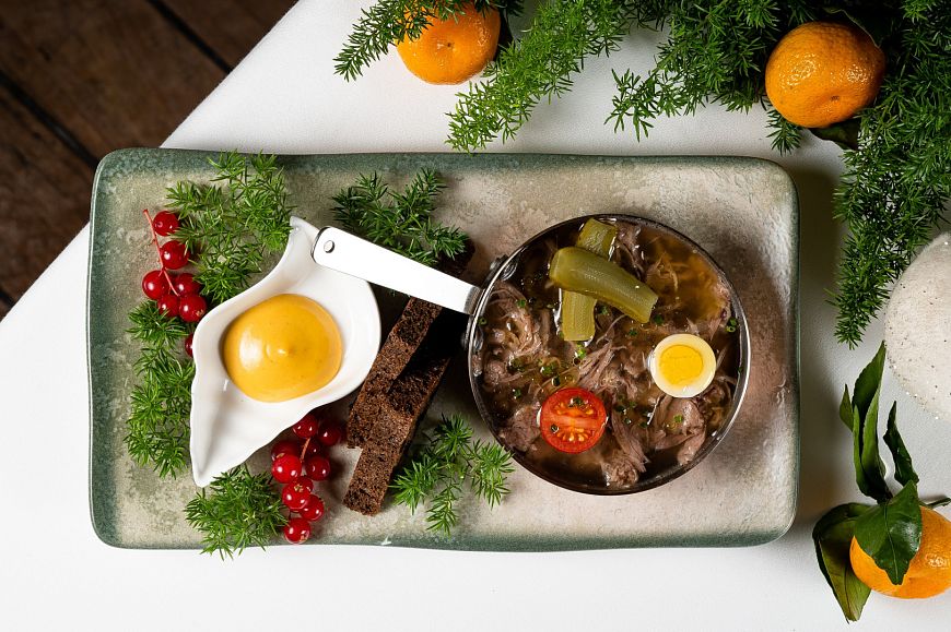 Новый год на борту: праздничное меню в ресторане-яхте «Чайка»