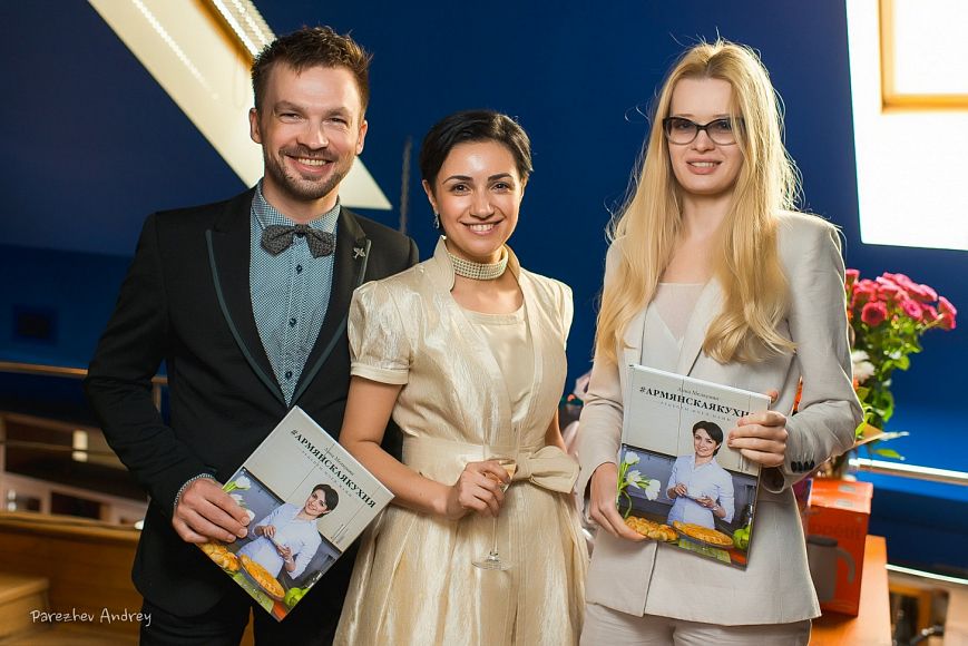 Презентация книги рецептов в ресторане Discovery Club