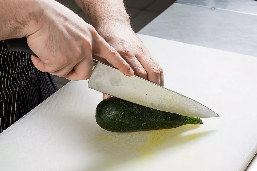 Кускус с гремолатой, сегментами апельсина, грибами и печёным кабачком от су-шефа ресторана «Рассольников»