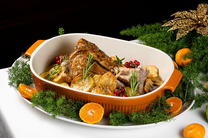 Новый год на борту: праздничное меню в ресторане-яхте «Чайка»