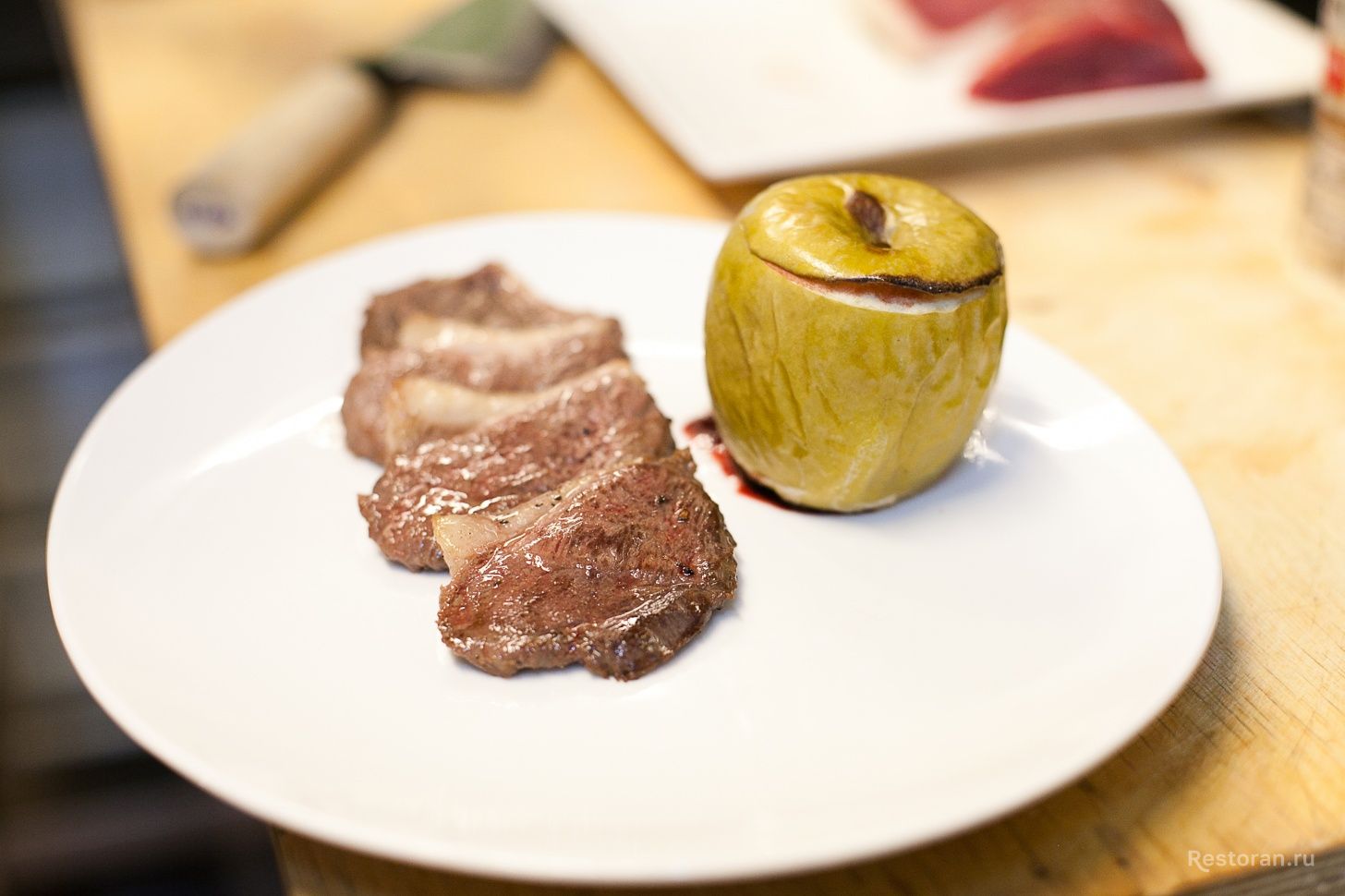Утиная грудка с вишневым соусом и теплый салат с говядиной от ресторана «Усадьба» - фотография № 22