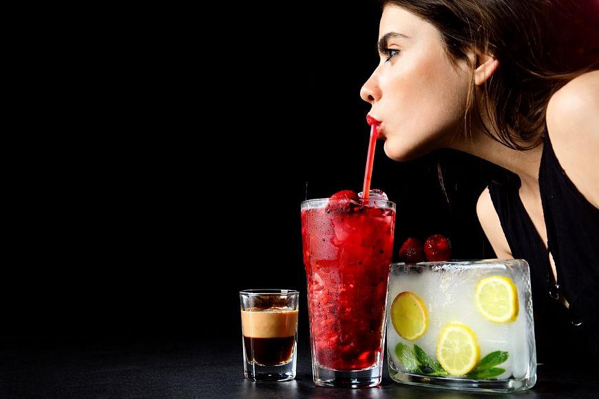 -50% скидки на коктейль дня в Nebar