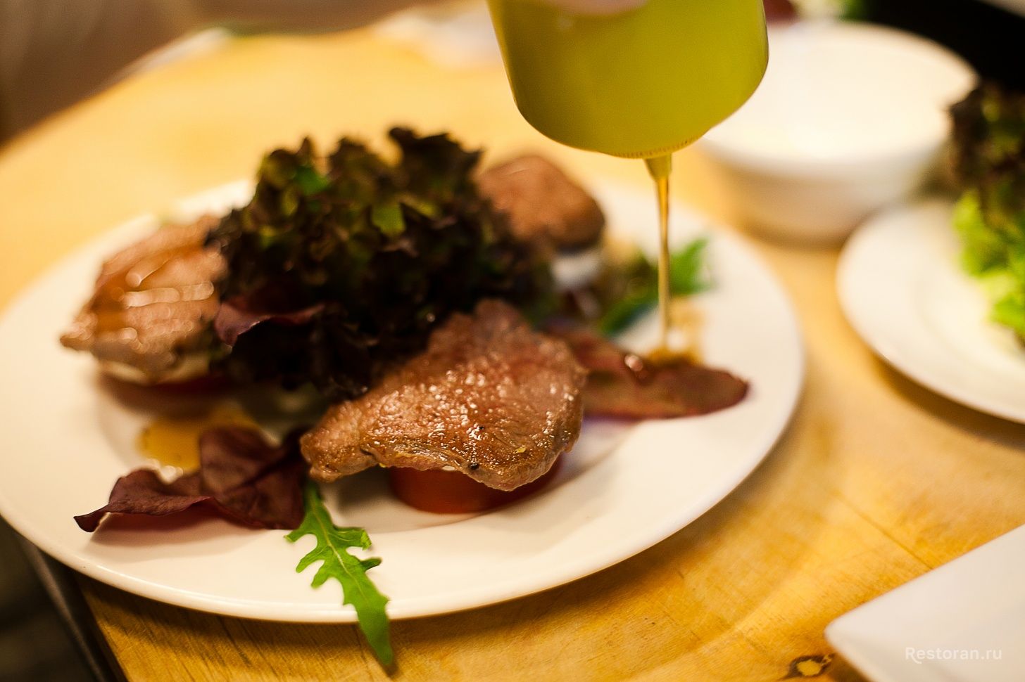 Утиная грудка с вишневым соусом и теплый салат с говядиной от ресторана «Усадьба» - фотография № 8