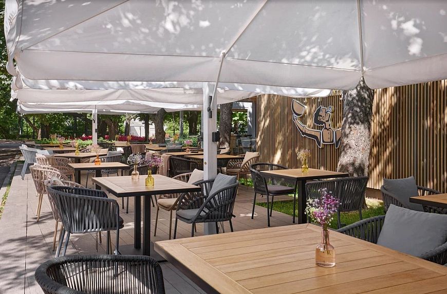 Дружеская вечеринка на веранде «Лето, пока!»