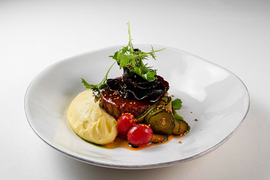 На волне вкуса: ресторан-яхта «Чайка» участвует в первом Российском винодельческом фестивале