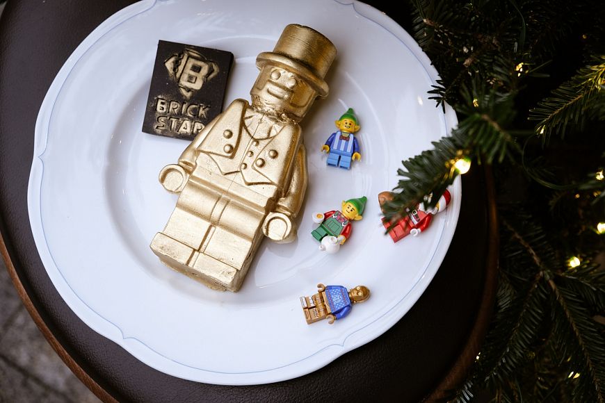 Играем в Lego: новогодний десерт Mr. Gold