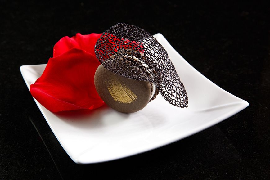 Выставка к 100-летнему юбилею Майи Плисецкой