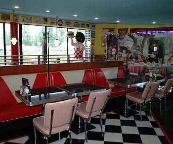 Hollywood / Голливуд (ex. Beverly Hills Diner / Беверли Хиллс Дайнер (Котельники) (закрыт)