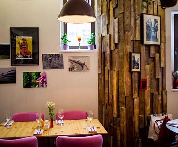 Corner cafe