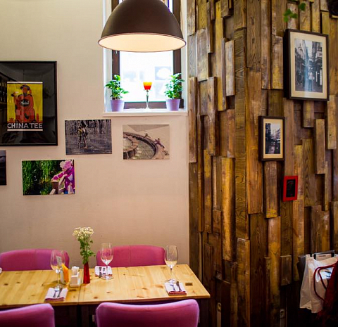 Corner cafe