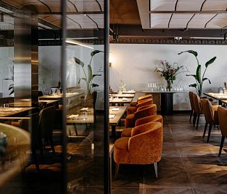 бронировать по телефону