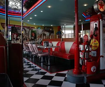 Hollywood / Голливуд (ex. Beverly Hills Diner / Беверли Хиллс Дайнер (Котельники) (закрыт)