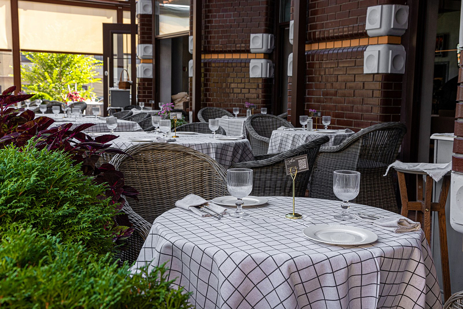 Серый - метро баррикадная