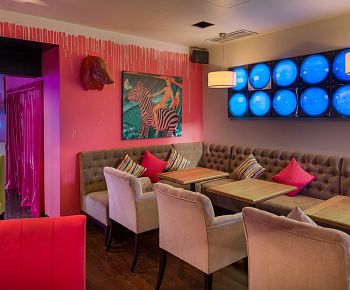 MONICA BELLUCCI bar&karaoke&lounge / Моника Беллуччи (закрыт)
