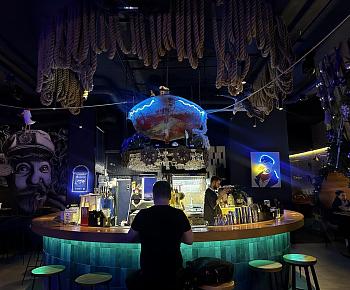 Моряк и Чайка на Кузнецком