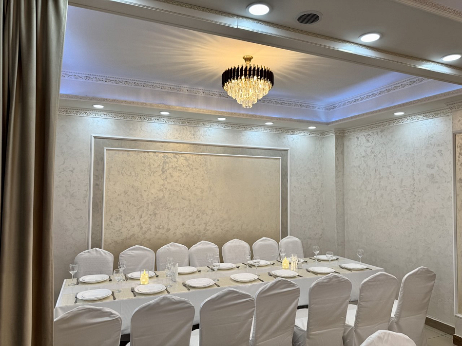 Баку Голд - средний счет  1000-1500р.