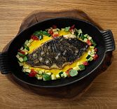 Сугудай из форели, кундюмы с гречкой и уткой, кедровый пломбир — «Ухват» обновляет меню