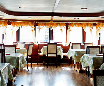 Елизавета / Михаил Сеспель / Организатор