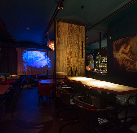 Dry & Wet Cocktail Bar