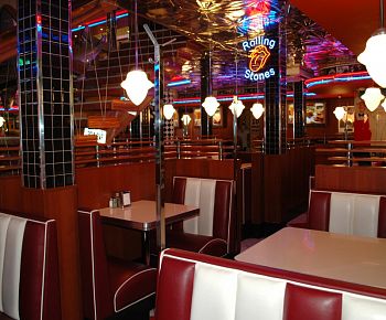 Beverly Hills Diner / Беверли Хиллс Дайнер (Тверская) закрыт
