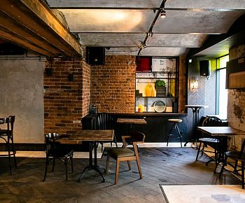 Mondriaan bar / Мондриаан бар (закрыт)