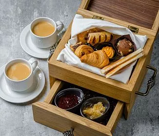 бронировать по телефону