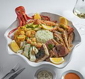 Плато из рыбы и морепродуктов в ресторане «Рыба Мечты»