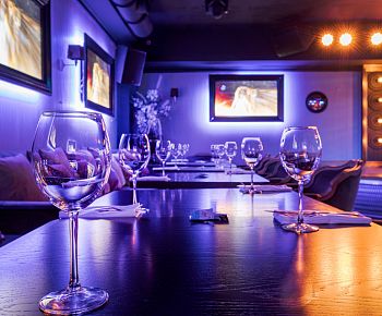 SOLOWAY karaoke club & night bar