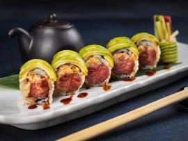 Шоу по разделыванию тунца в Novikov Restaurant & Bar