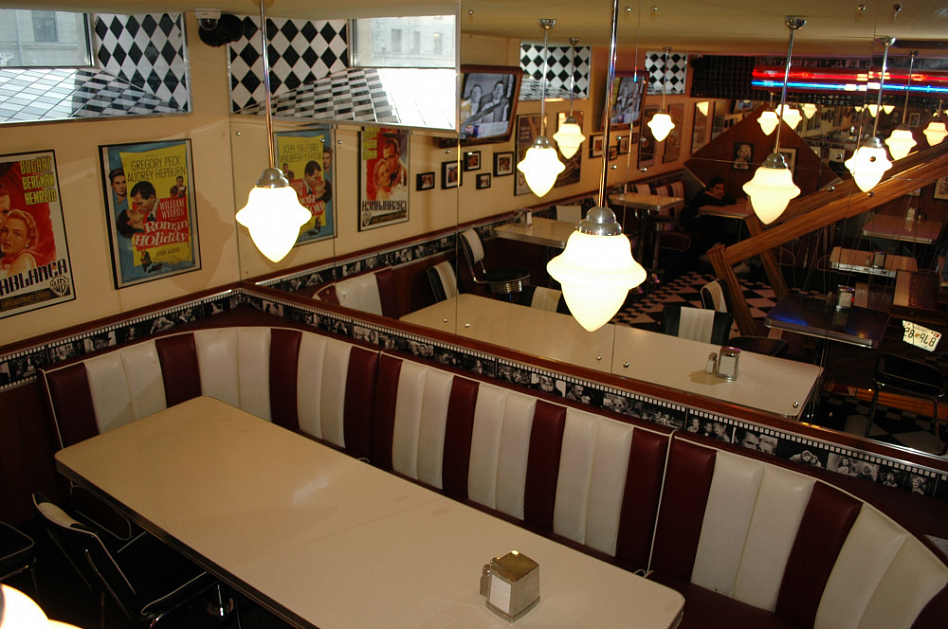 Beverly Hills Diner / Беверли Хиллс Дайнер (Тверская) закрыт - фотография № 9 (фото предоставлено заведением)