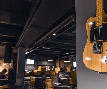Black&White bar (ex. Wheelie pub) / Блэк энд Вайт бар (закрыт)