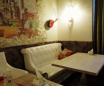 Argomento Backyard Bar