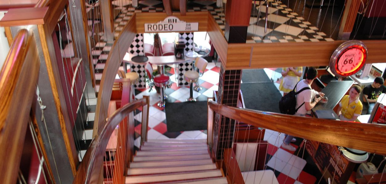 Beverly Hills Diner / Беверли Хиллс Дайнер (Тверская) закрыт - фотография № 15