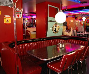 Beverly Hills Diner / Беверли Хиллс Дайнер (Никольская) закрыт