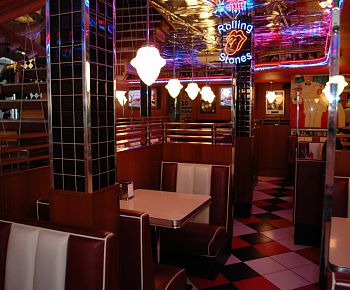 Beverly Hills Diner / Беверли Хиллс Дайнер (Тверская) закрыт