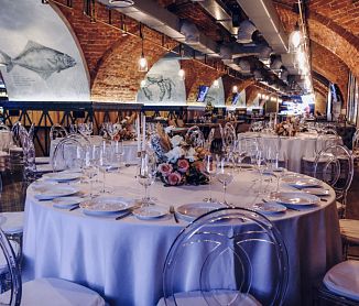 бронировать по телефону