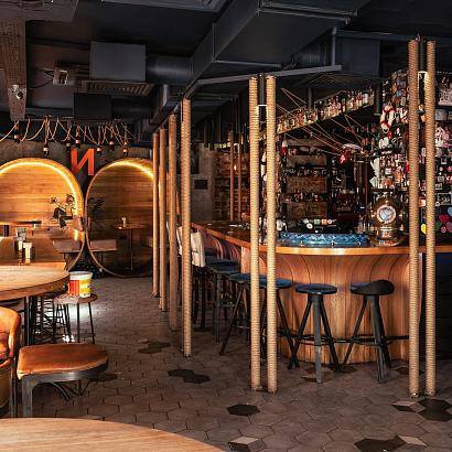 Моряк и Чайка на Маросейке