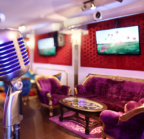 KARAOKE LOUNGE VS