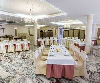 Отель Аструс