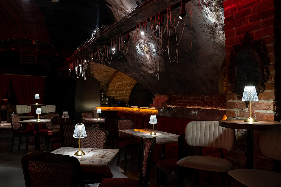 Петит Декаданс / Petite Decadence - парковка парковки нет