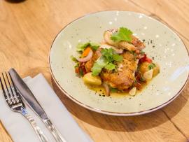 Цыпленок, запеченный с овощами, от шеф-повара ресторана Valenok