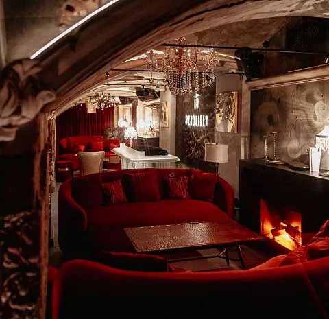 Mendeleev. Bar & Music