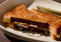 Сэндвич с тамбовским окороком