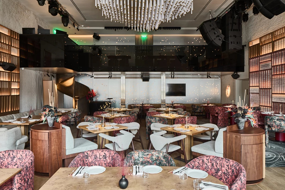 LEPS ASIAN RESTAURANT & SINGER CLUB - кухня азиатская