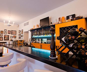 Brut Bar / Брют Бар (закрыт)