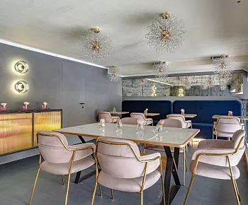 Louis Casual Food & Bar