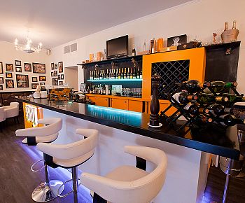 Brut Bar / Брют Бар (закрыт)