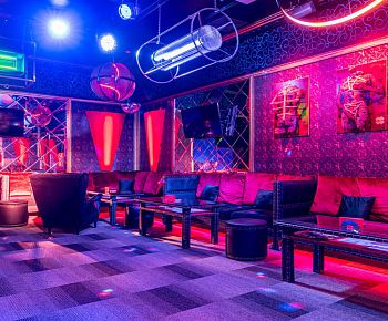 Red Rooms Караоке